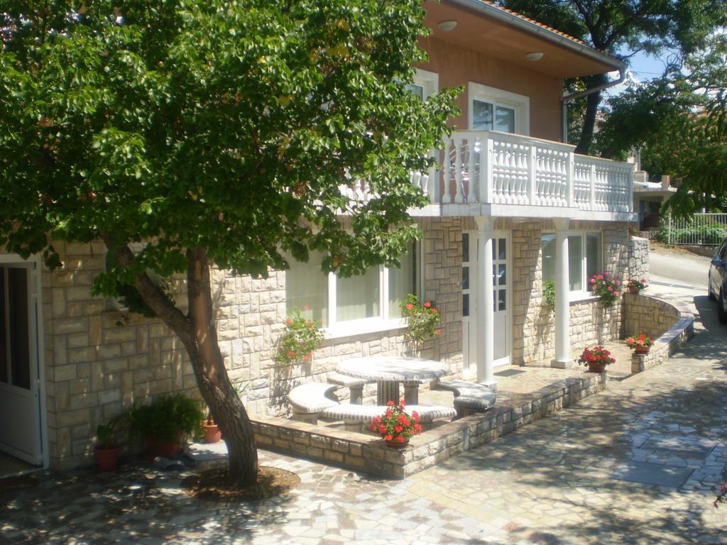 Apartments Barbara Сен Екстериор снимка