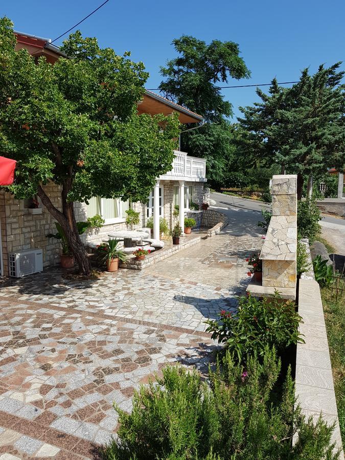 Apartments Barbara Сен Екстериор снимка