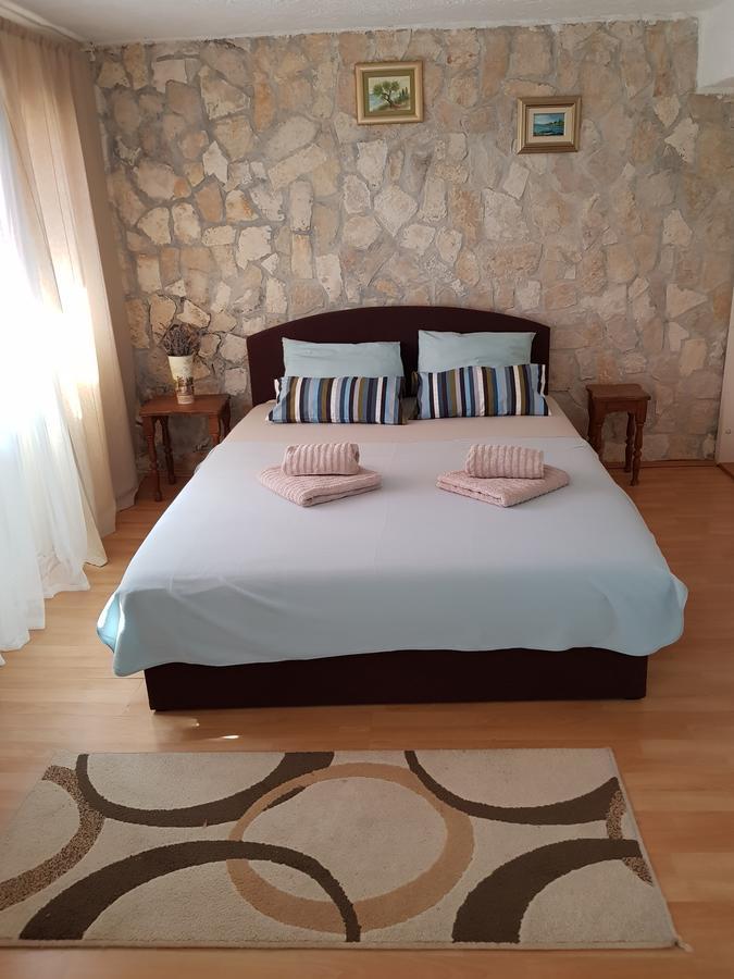 Apartments Barbara Сен Екстериор снимка