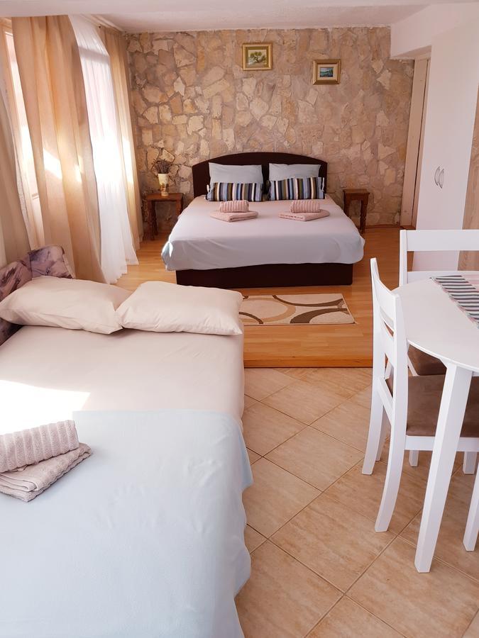 Apartments Barbara Сен Екстериор снимка
