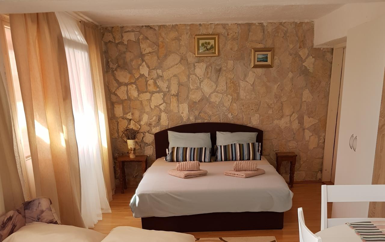 Apartments Barbara Сен Екстериор снимка